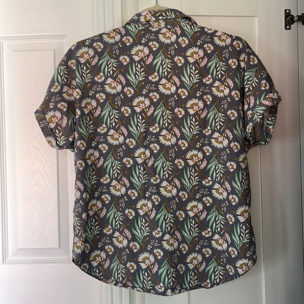 Universal Thread Button Down Shirt - Picture 3 of 4